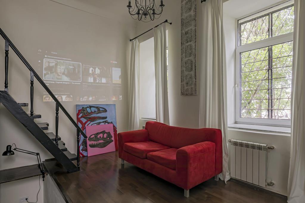 Flat Dvukhurovnevaya V Tsentre Goroda. Фото 1