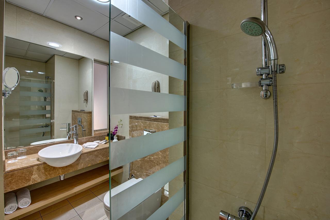 Al Khoory Executive Hotel. Фото 3
