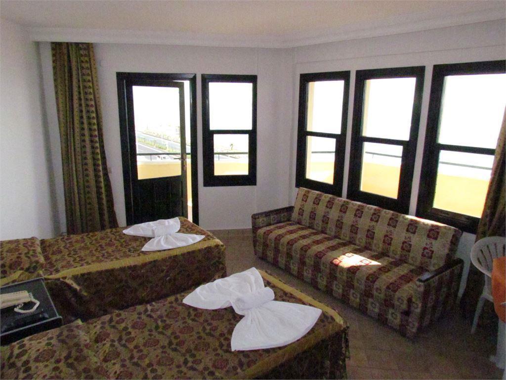 Gold Twins Boutique Hotel. Фото 4