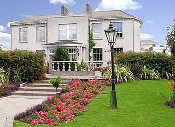 Castle Oaks House Hotel. Фото 2