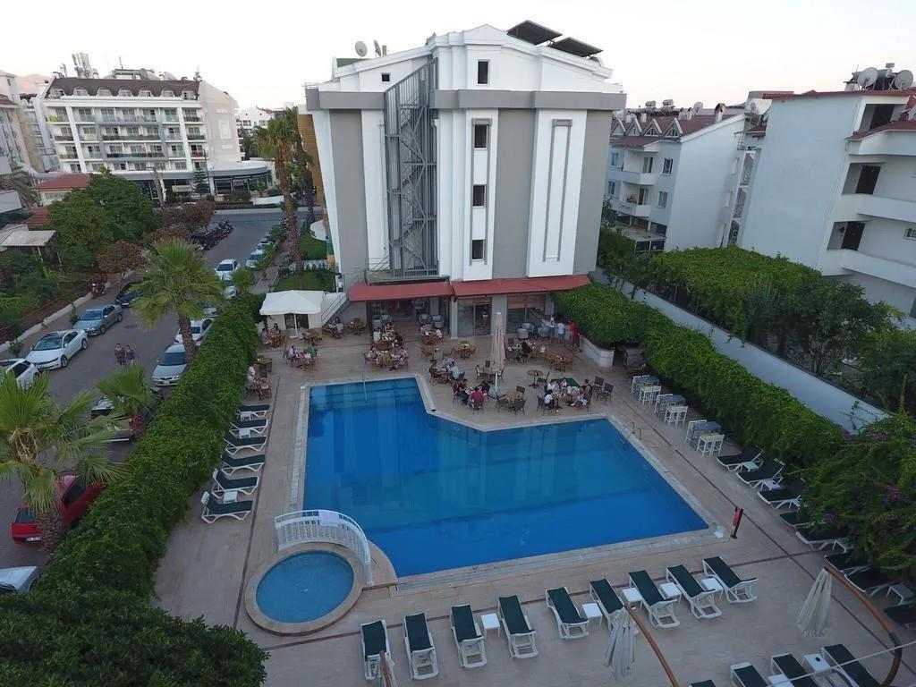 Aryes Deluxe Hotel. Фото 3