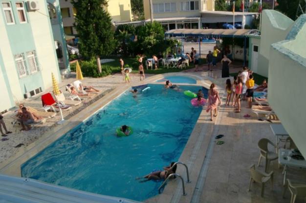 Tunc Zara Hotel. Фото 4