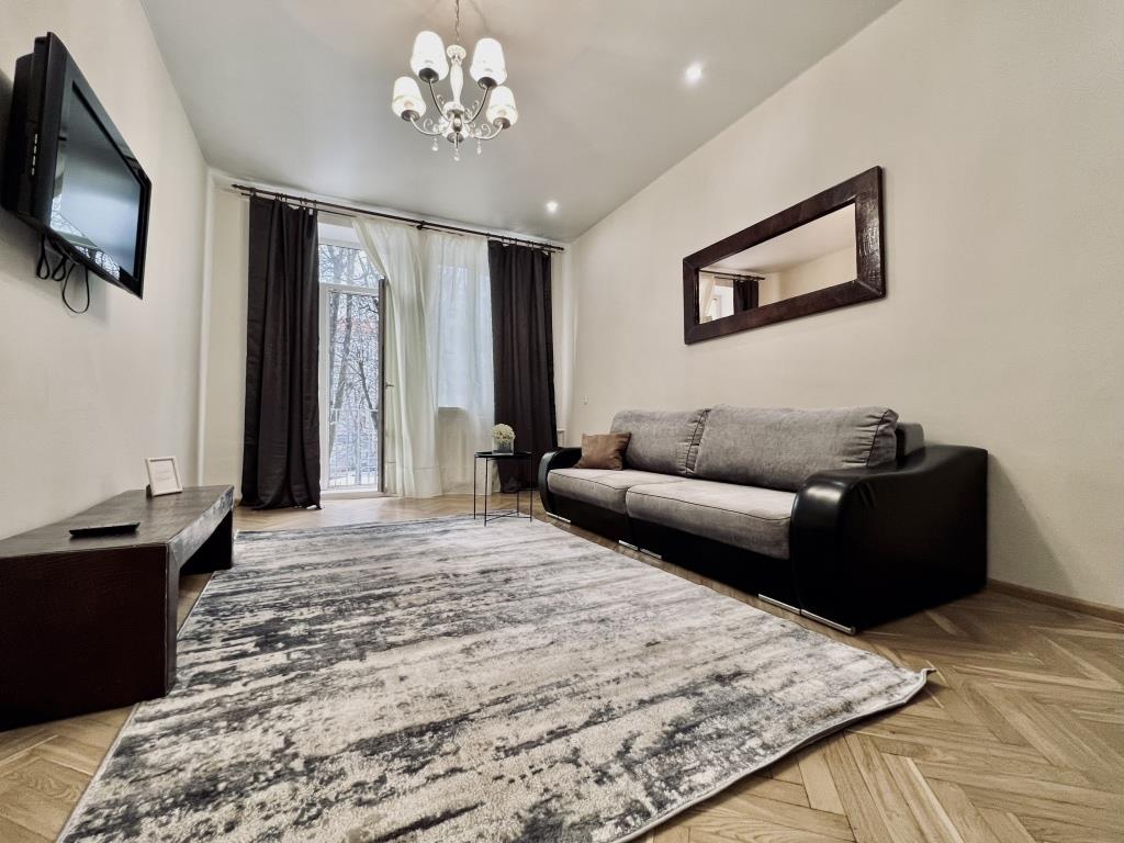 Apartamenty Dvukhkomnatnye Ryadom S Tsumom. Фото 2