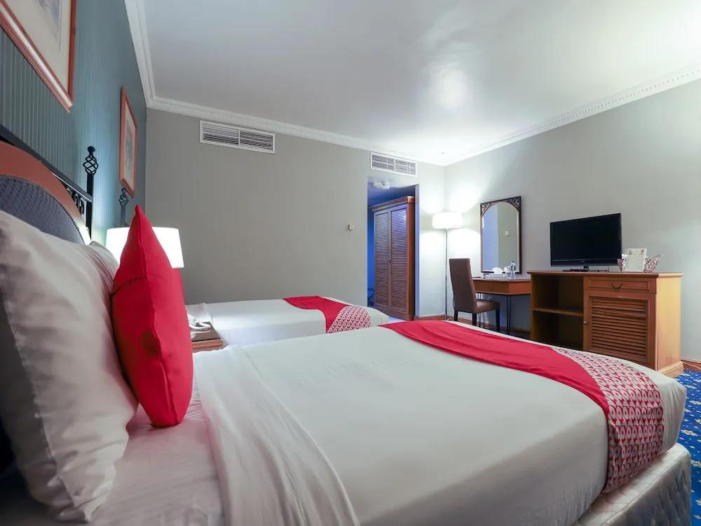City Plaza Hotel by OYO Rooms. Фото 3