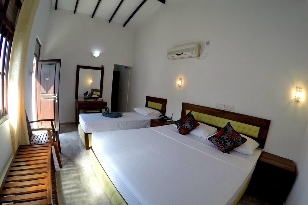 Ramon Beach Resort. Фото 2