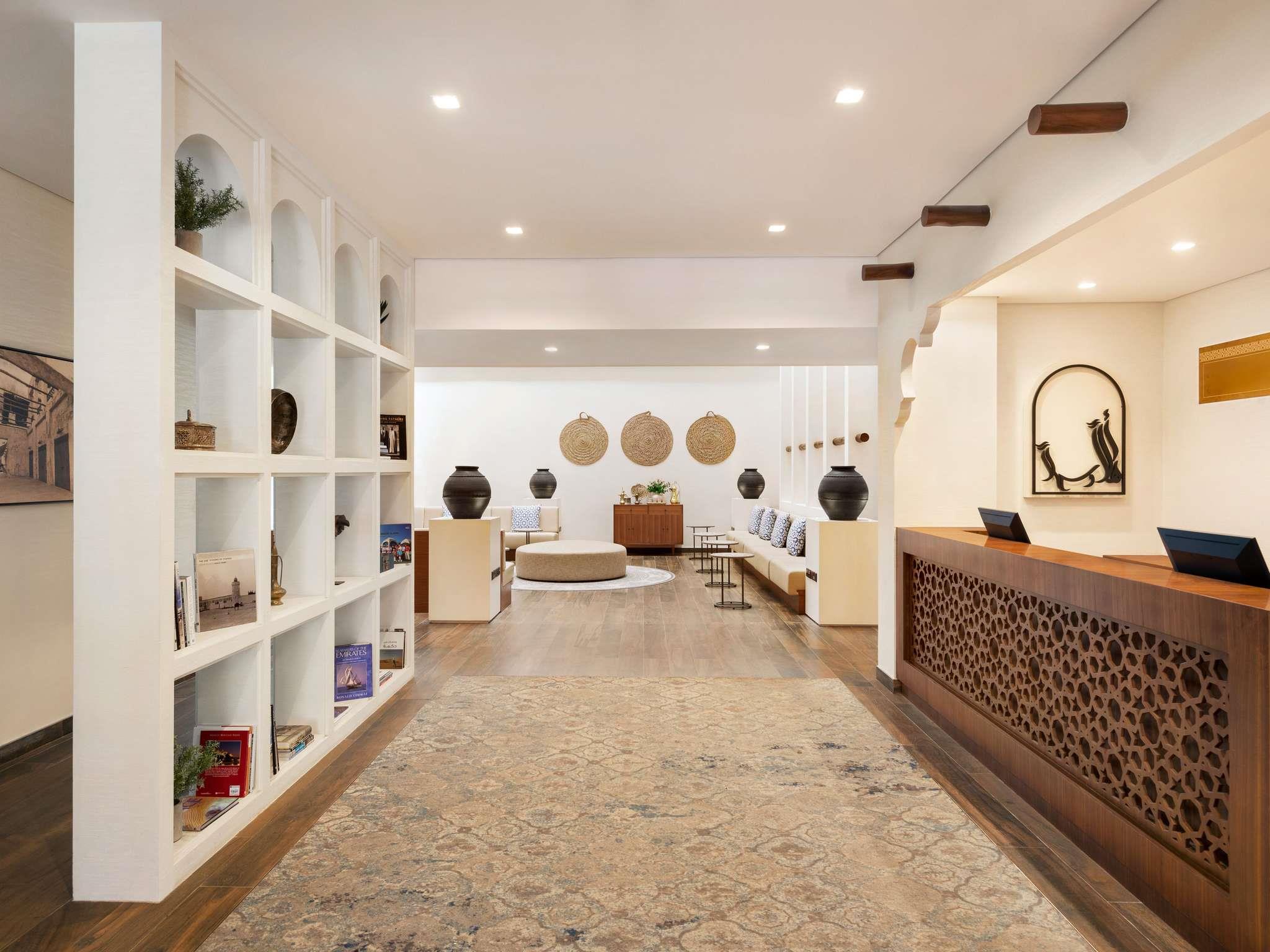 Ibis Styles Dubai Gold District. Фото 3