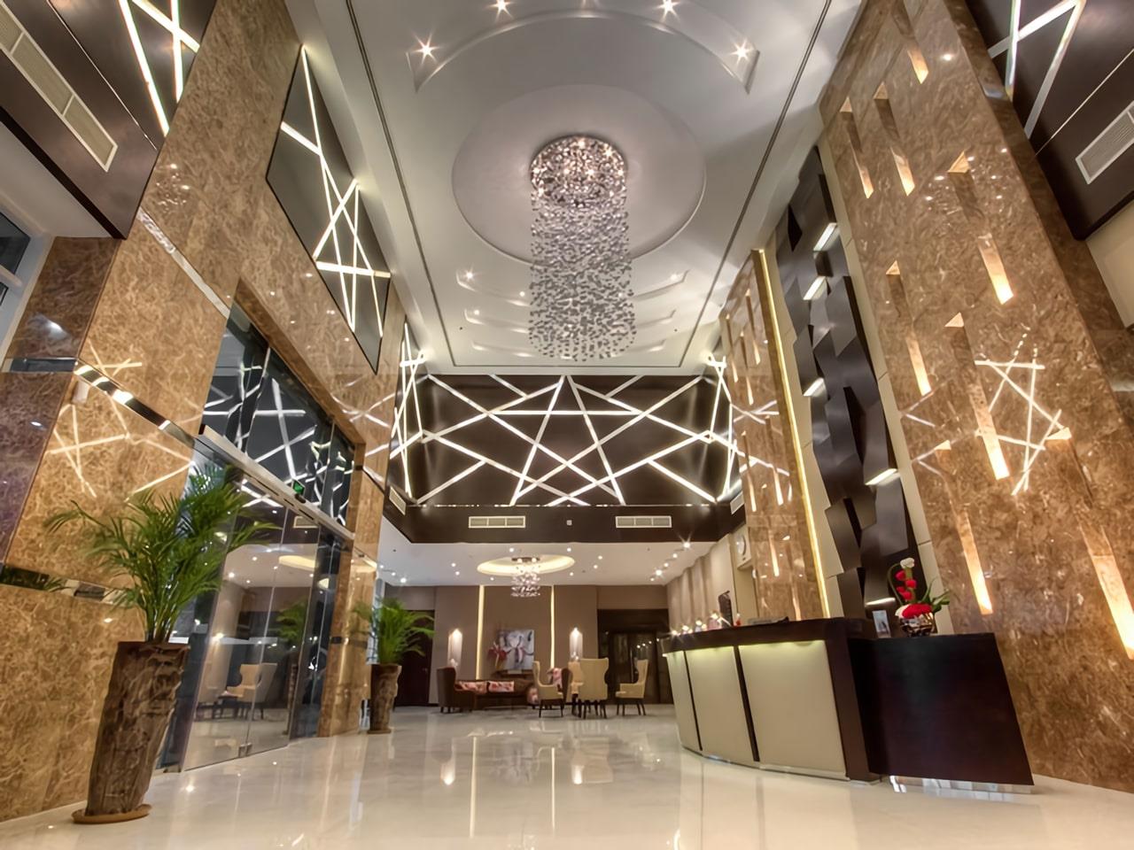 Atiram Premier Hotel. Фото 2