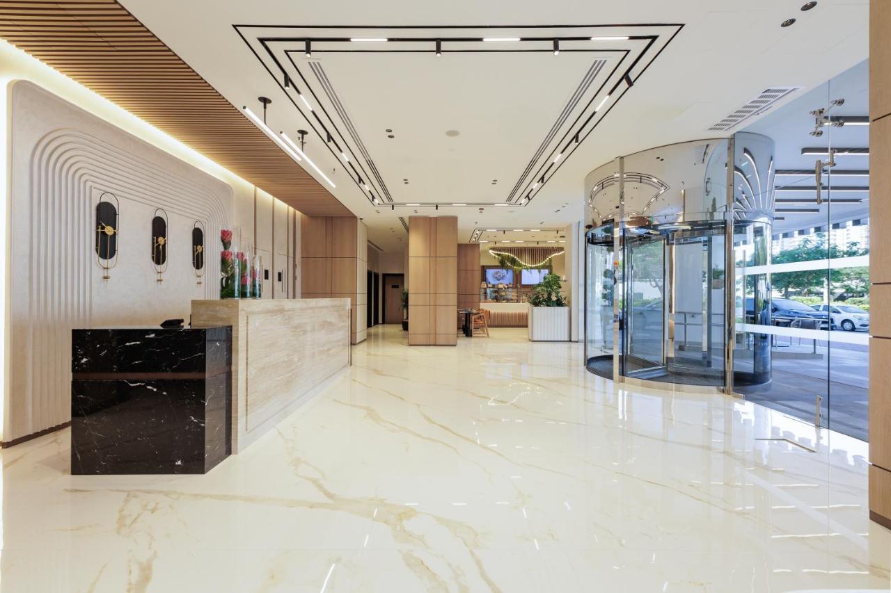 Holiday Inn Dubai Village Circle. Фото 1