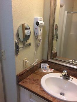 Comfort Suites Seven Mile Beach Cayman Islands. Фото 2