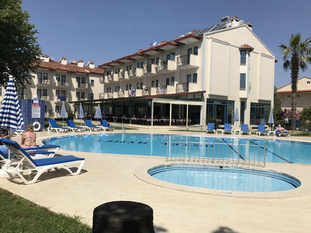 Aymes Hotel. Фото 2