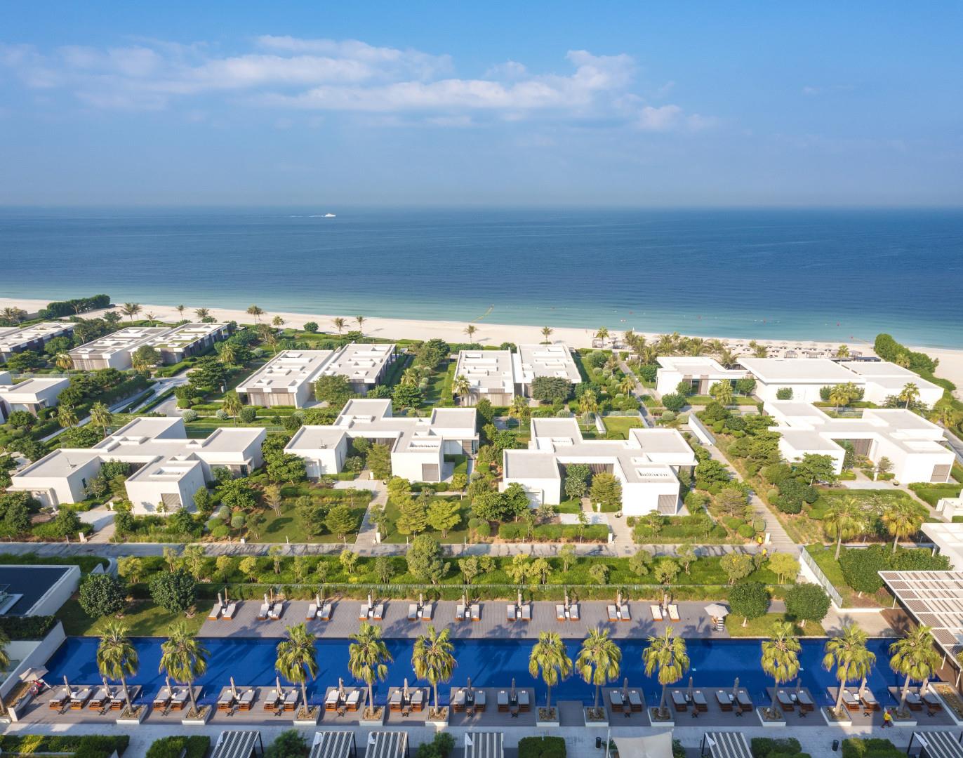 Al Zorah Beach Resort. Фото 1