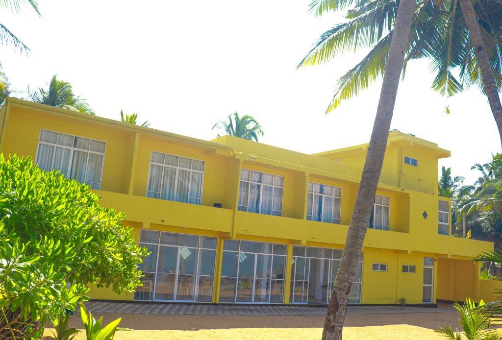 Oreo Beach Hotel. Фото 1