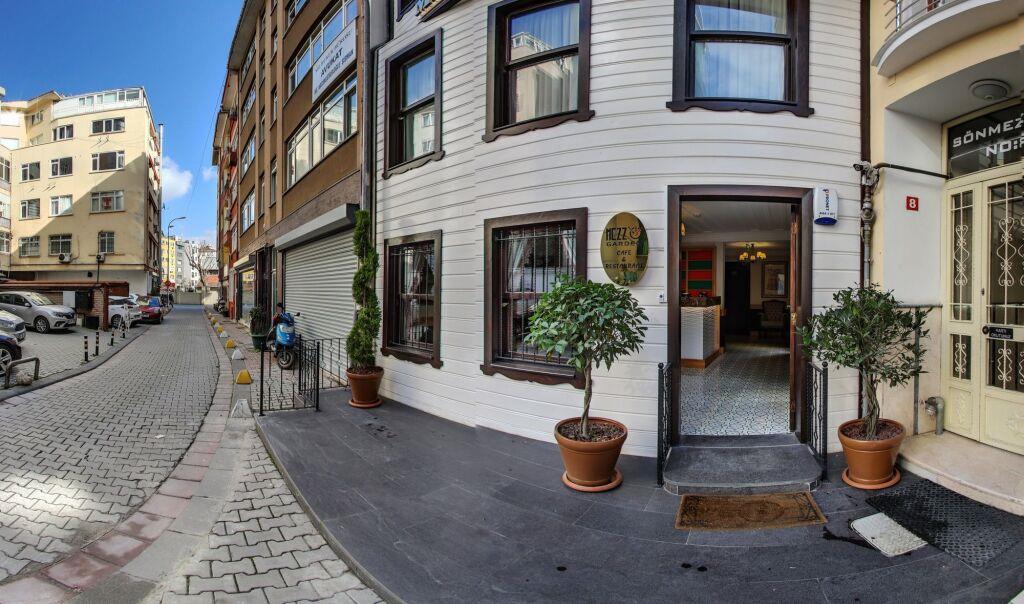 Mezzo Hotel. Фото 1