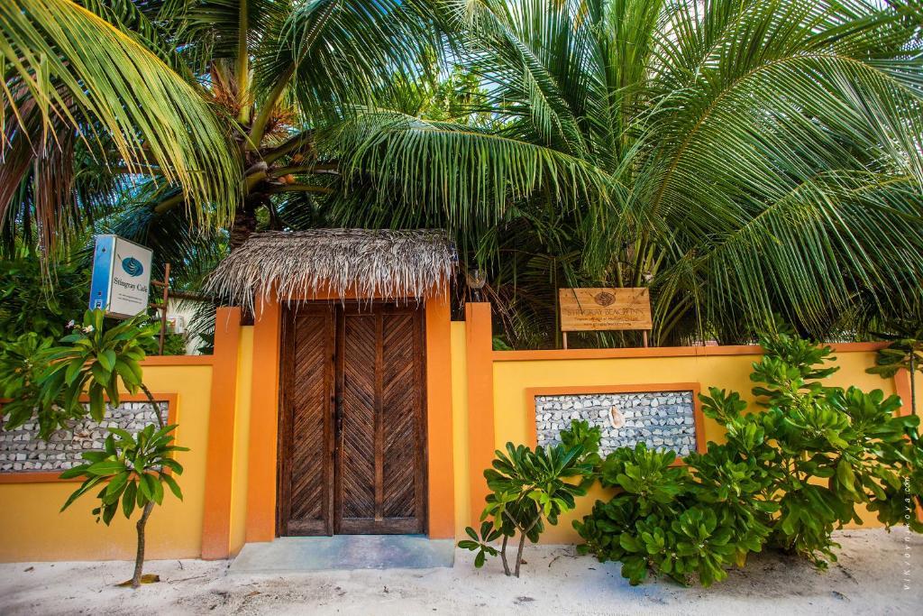 Stingray Beach Inn. Фото 1