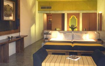 Thilanka Hotel. Фото 1