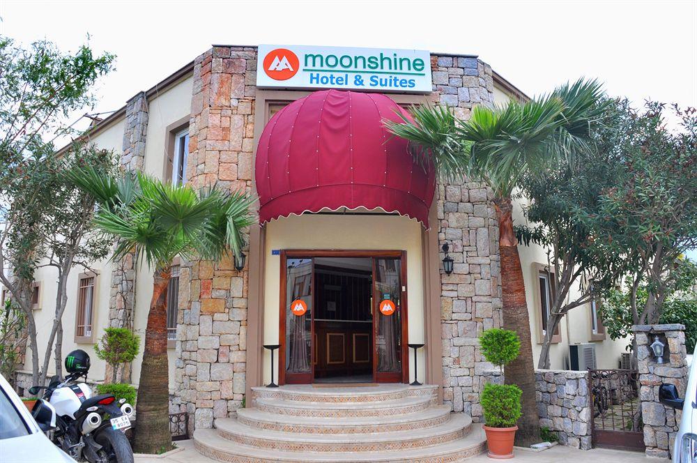 Moonshine Hotel & Suites. Фото 2