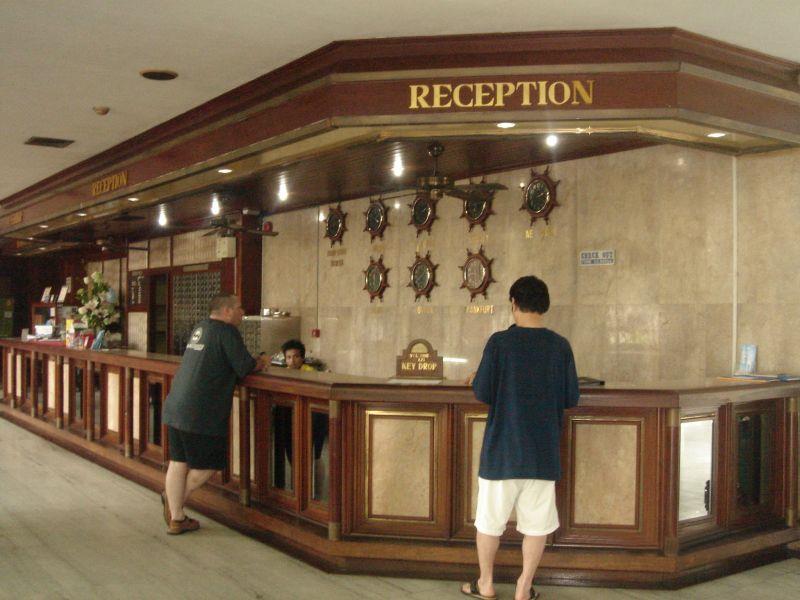 Welcome Plaza Hotel. Фото 1