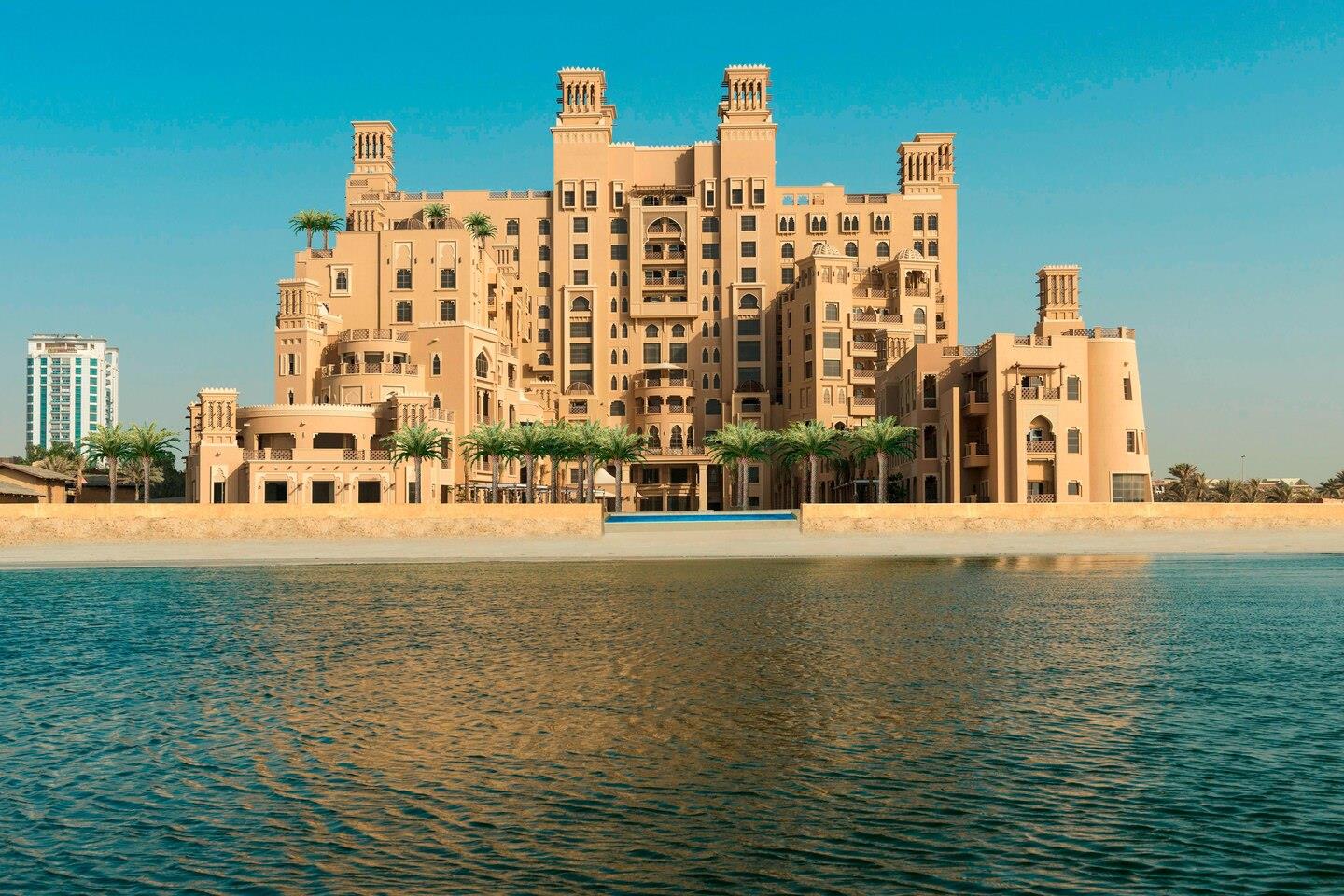 Sheraton Sharjah Beach Resort & Spa. Фото 1
