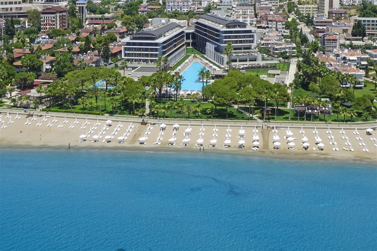 Acanthus & Cennet Barut Collection. Фото 2