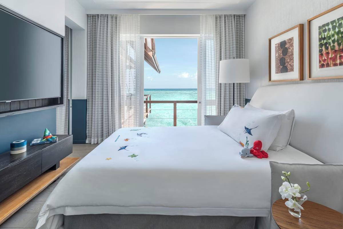 Four Seasons Resort Maldives at Landaa Giraavaru. Фото 2