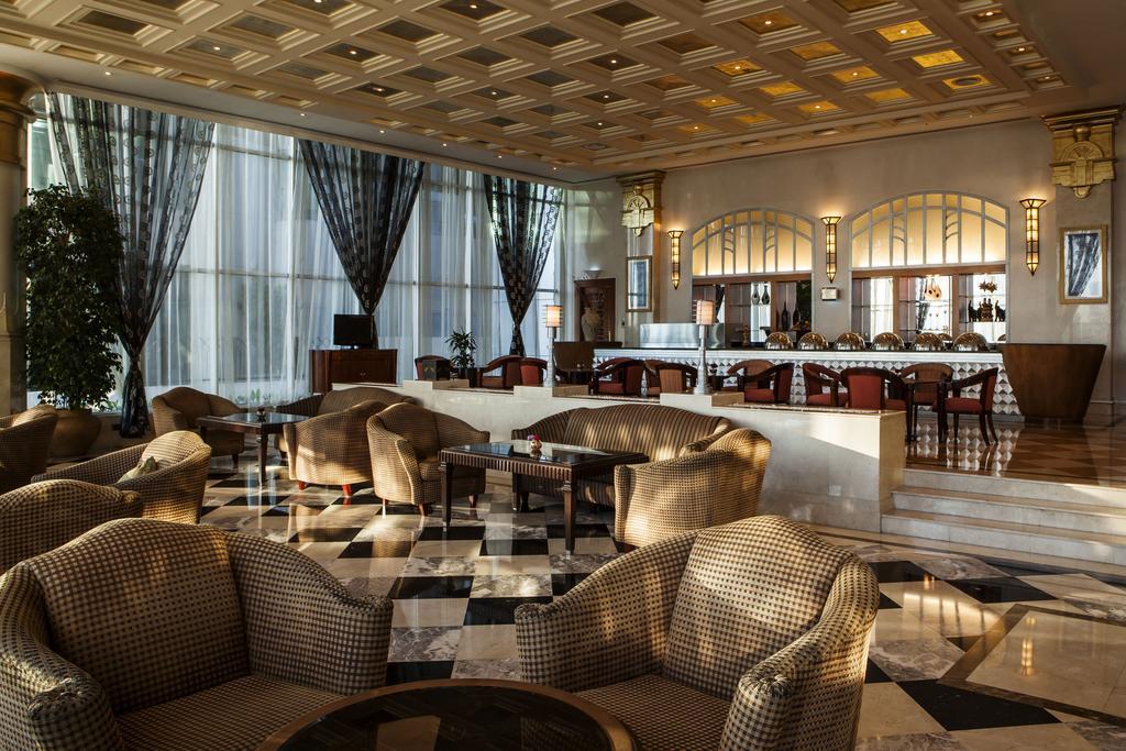 Corniche Hotel Sharjah. Фото 3