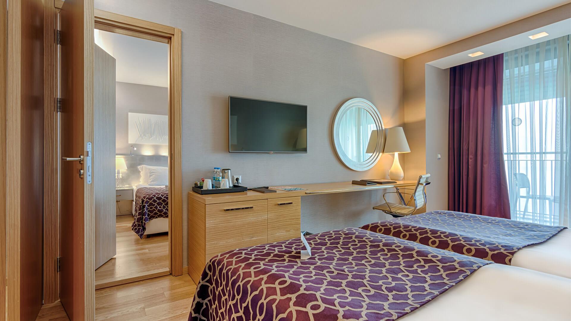 Akra Hotel. Фото 2