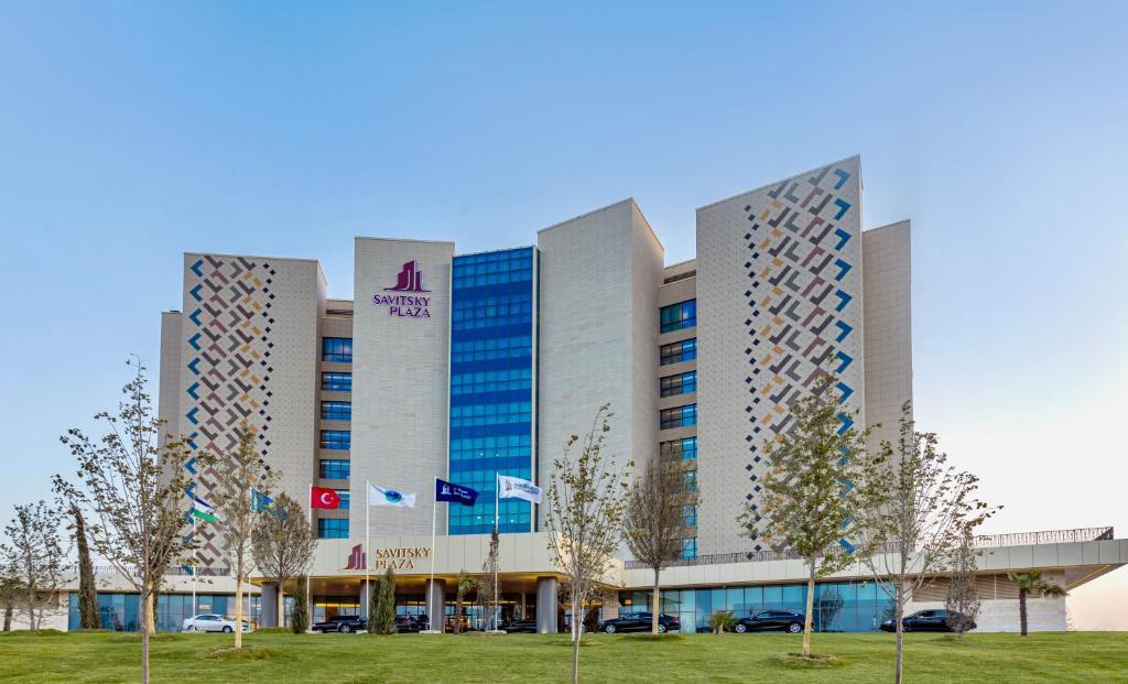 Savitsky Plaza. Фото 1