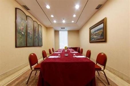 Tryp Guadalajara. Фото 2