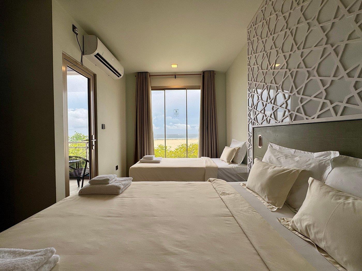 Avyanna Gulhi Beach Hotel. Фото 2