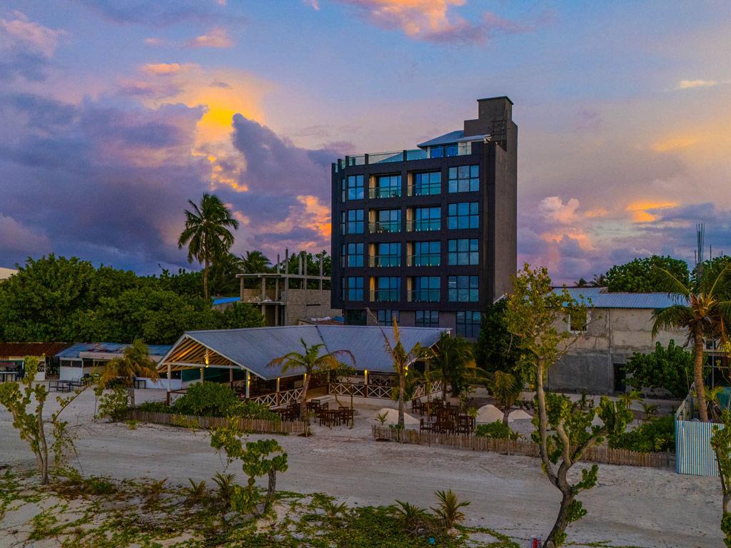 Beach Hotel Guraidhoo. Фото 1