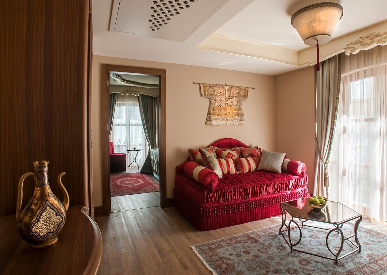 Romance Hotel. Фото 2