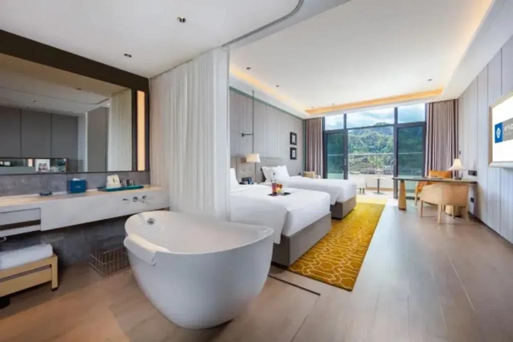 Wyndham Grand Plaza Royale Hot Springs Fenghuang. Фото 2