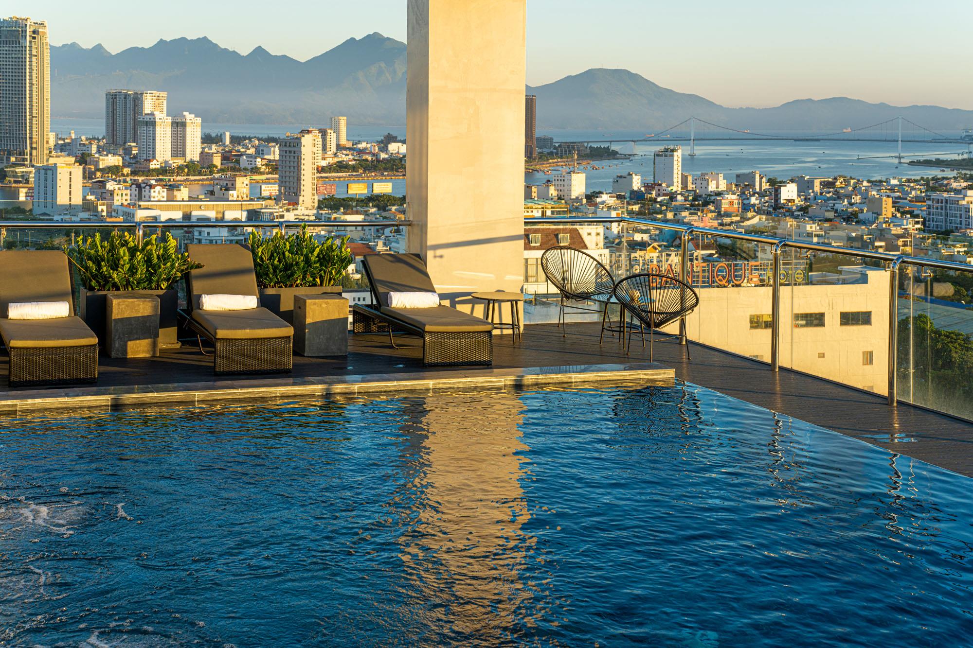 Luxtery Hotel. Фото 4