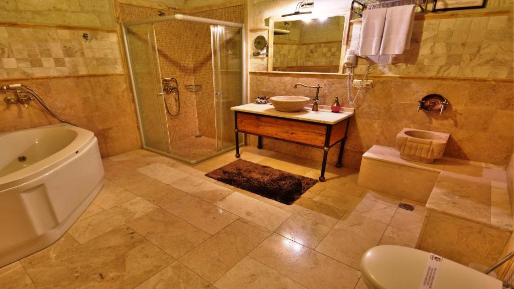 Harman Cave Hotel. Фото 2