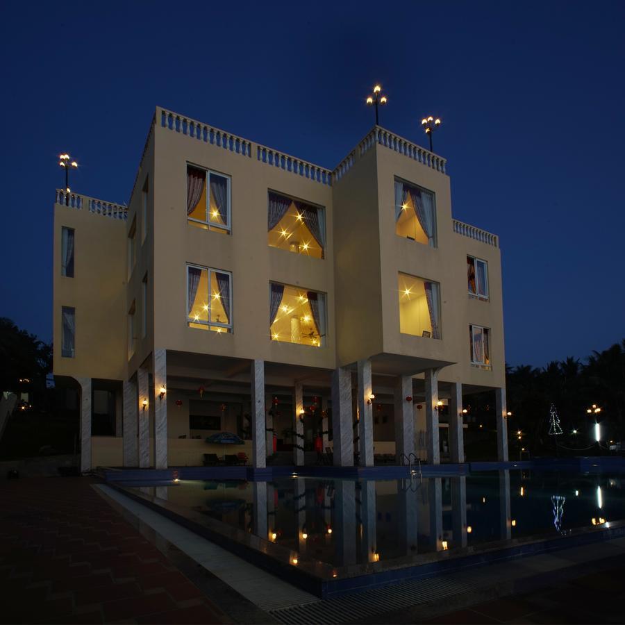 Trang An Beach Resort. Фото 1
