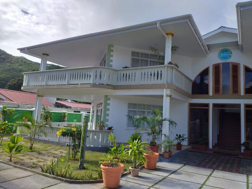 340 Degrees Mountain View Apartments. Фото 3