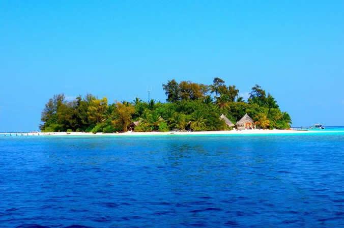 Bathala Island Resort and Spa. Фото 1
