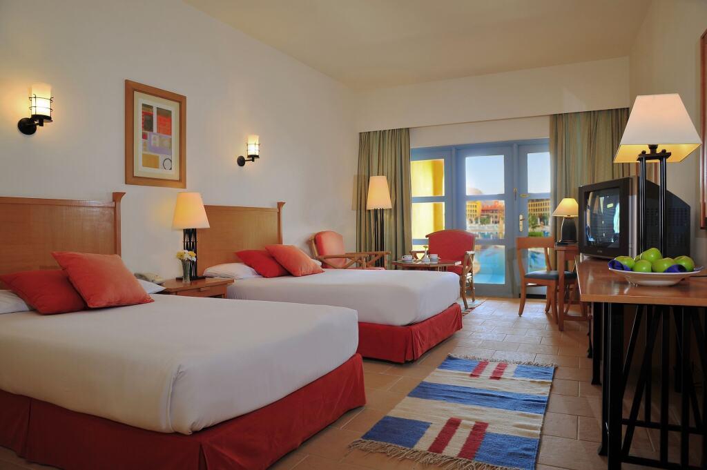 Strand Beach Resort. Фото 2