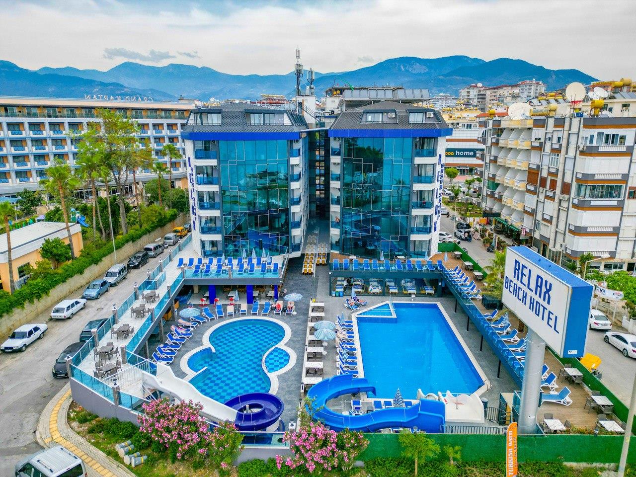 Relax Beach Hotel. Фото 1