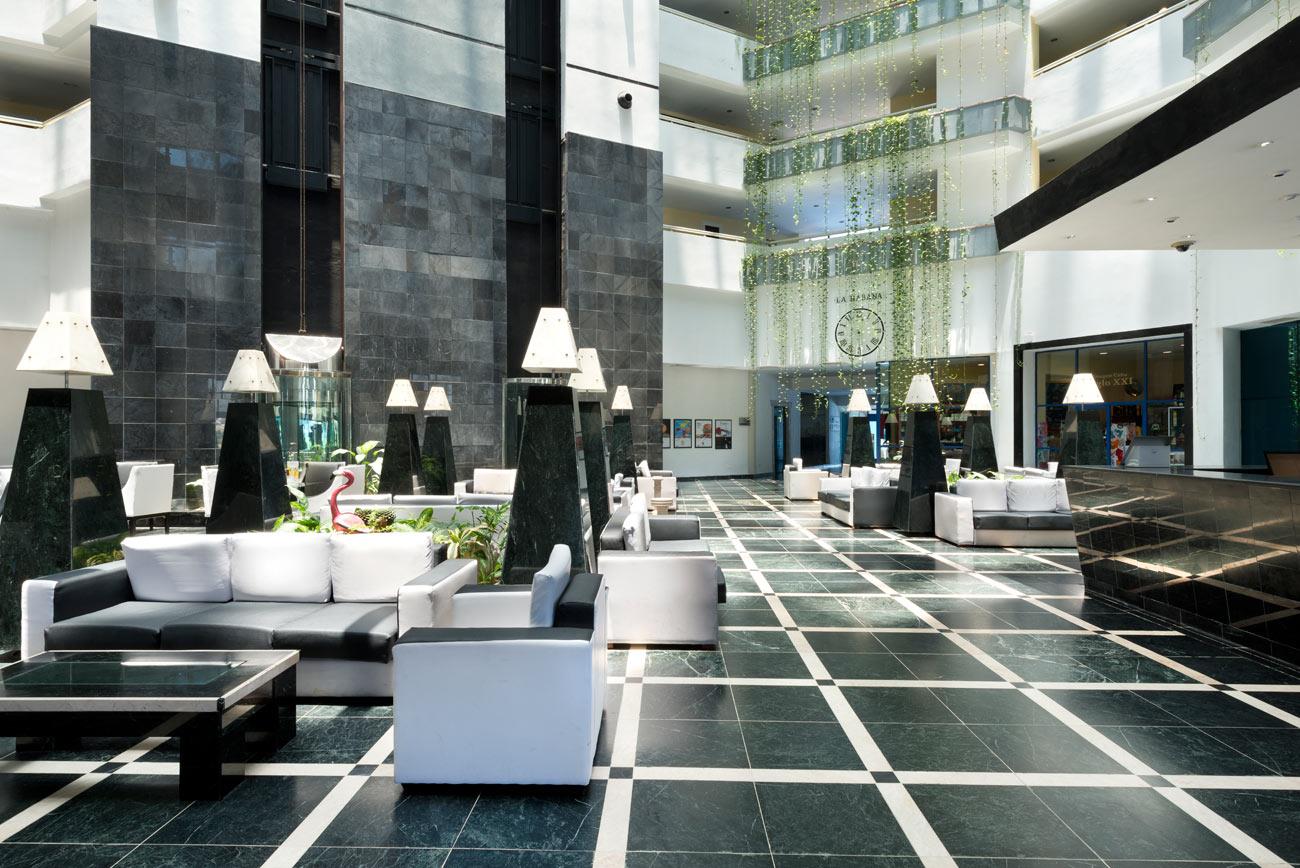 Aston Panorama Hotel. Фото 4