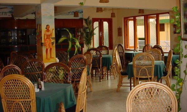 Gaffinos Beach Resort. Фото 2