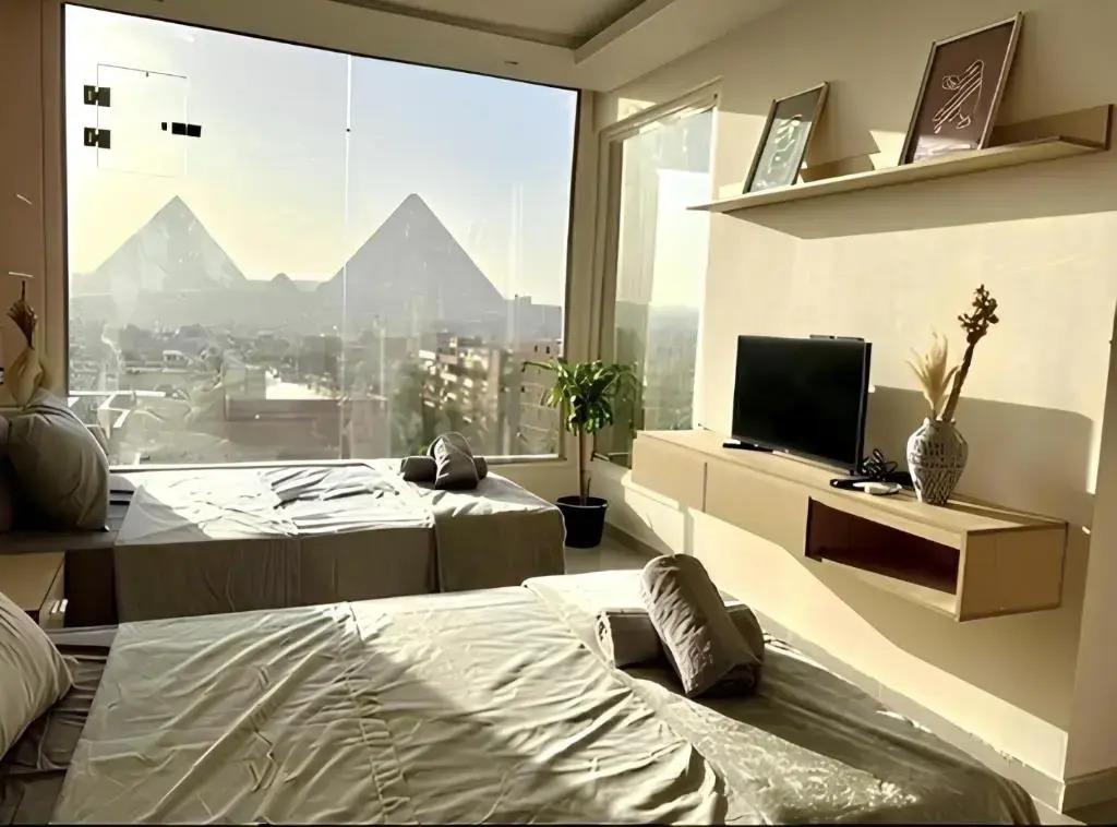 Middle East pyramids view. Фото 4
