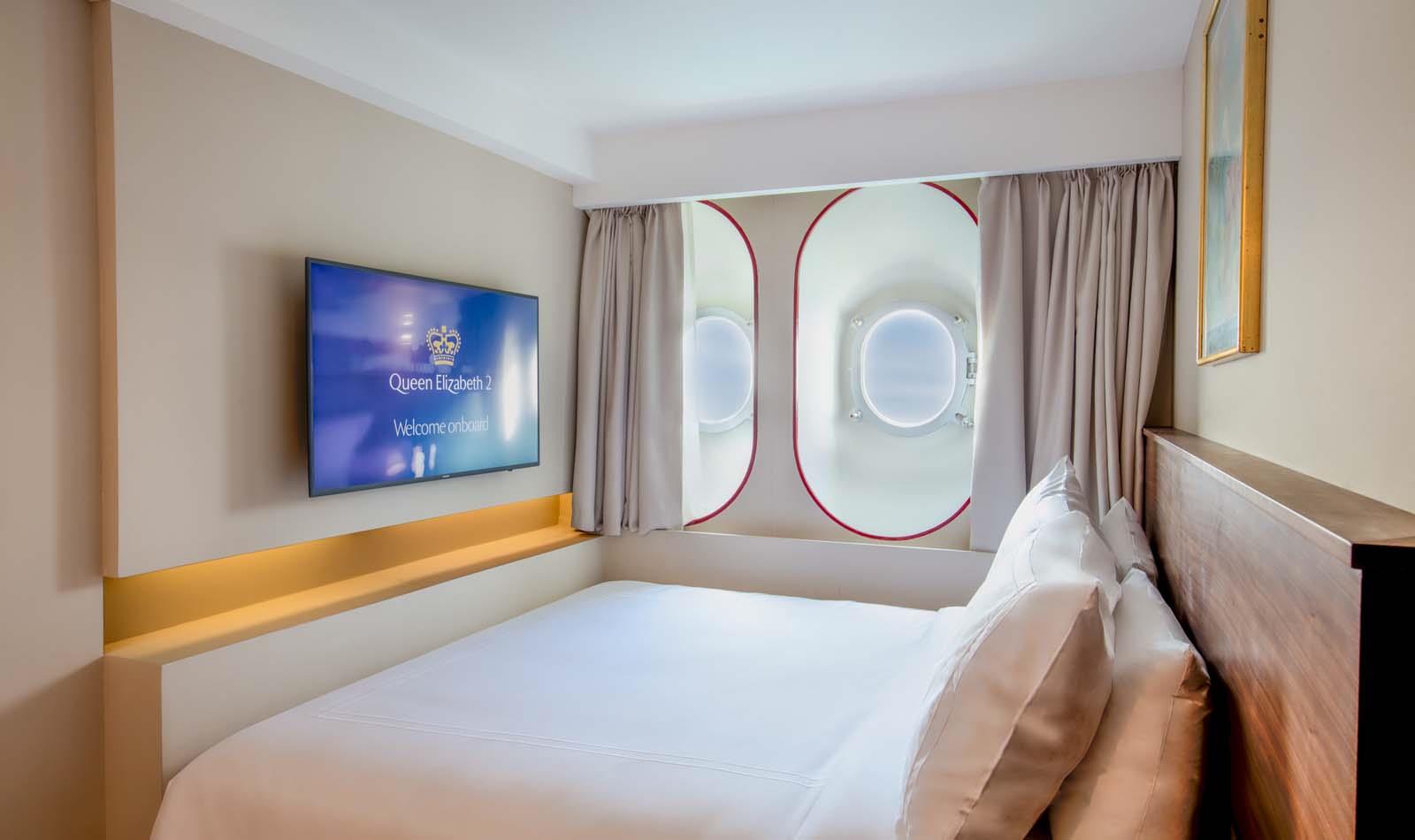 Queen Elizabeth 2. Фото 4