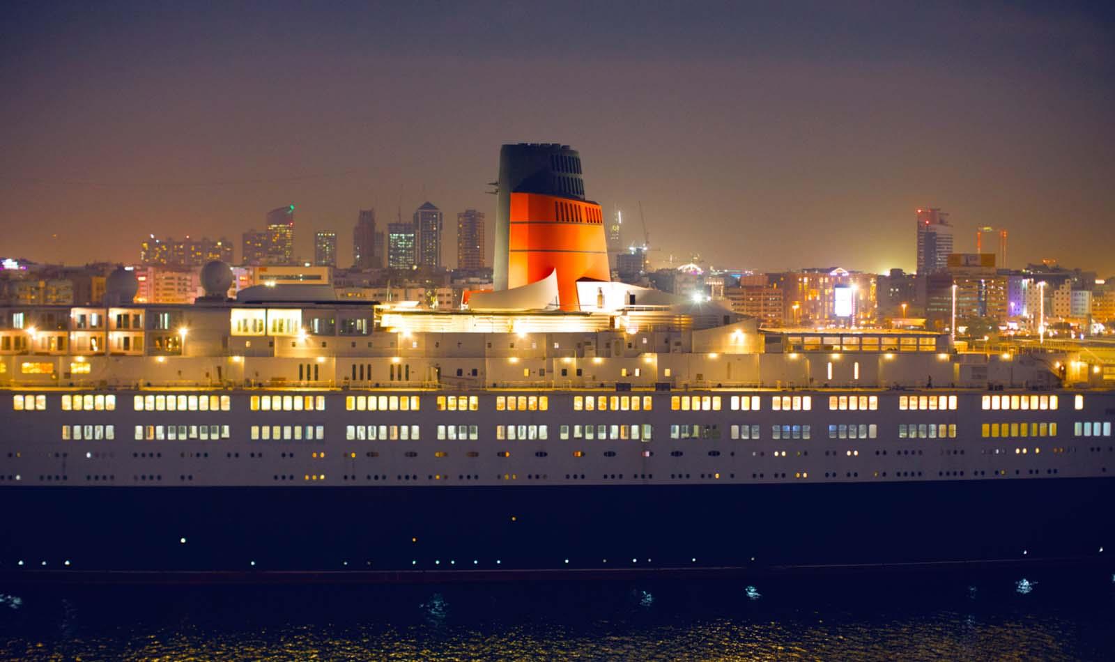 Queen Elizabeth 2. Фото 1