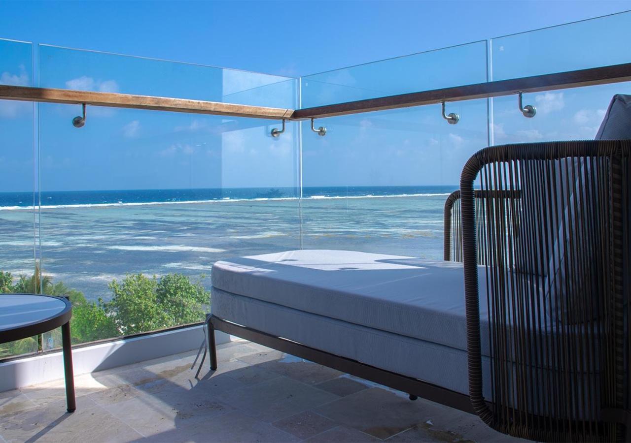 Stone Beach Club Dhiffushi. Фото 2