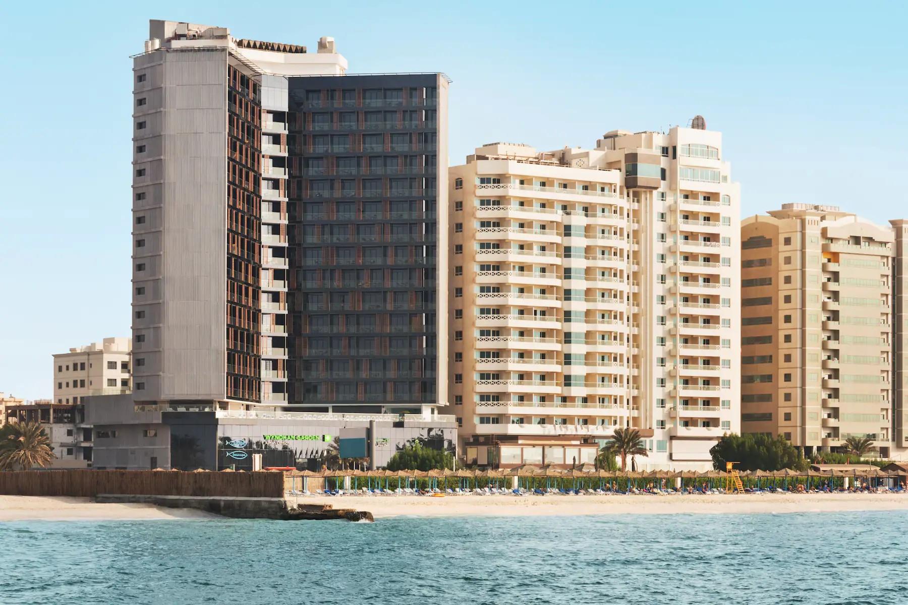 Wyndham Garden Ajman Corniche. Фото 1