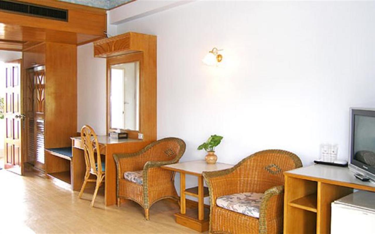 Golden Sand Inn. Фото 2