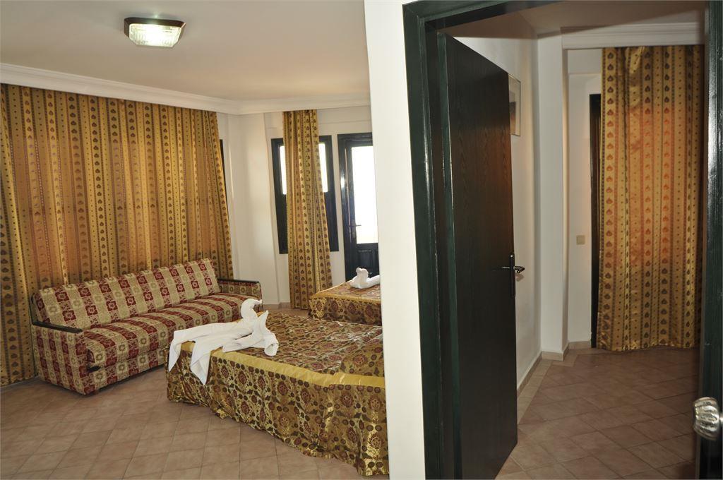 Gold Twins Boutique Hotel. Фото 3