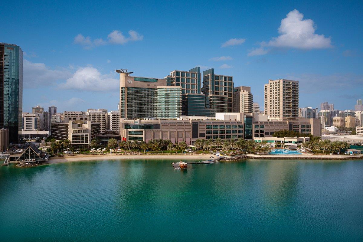 Beach Rotana. Фото 1