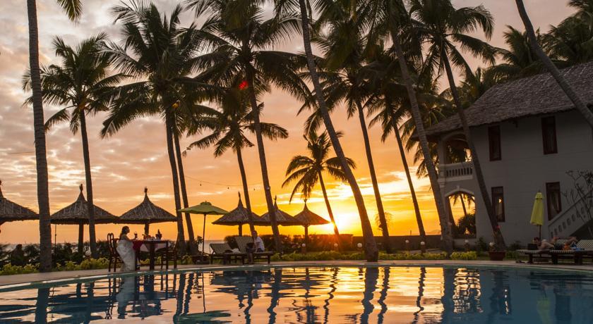 Little Paris Resort. Фото 3